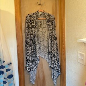 Billabong Shawl with Pockets